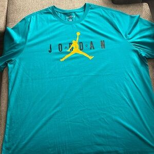 Authentic Jordan Men Shirt (XXL)